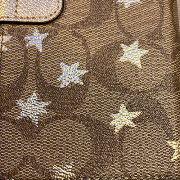 NWT Coach iPhone cover case w/detachable leash - Picture 10 of 10